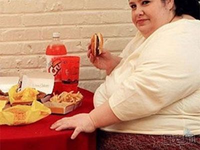 430斤男子无法工作靠奶奶补贴 肥胖的危害有哪些
