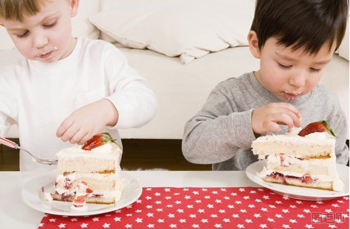 宝宝吃蛋糕需要注意什么 怎么给宝宝做蛋糕