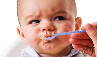小孩子发烧怎么吃 流质食物比较好