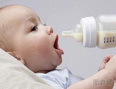 宝宝吐奶什么时候会好转 好的护理能减少宝宝吐奶
