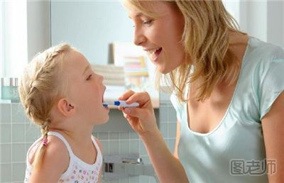 正确使用牙膏的方法 使用牙膏需注意