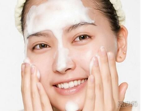 敏感肌肤如何洗脸