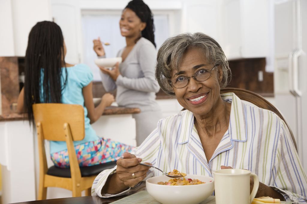 老人怎么正确进食？十种健康饮食原则