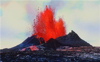 智利火山突然爆发游客尖叫逃离 遇到火山爆发如何自救