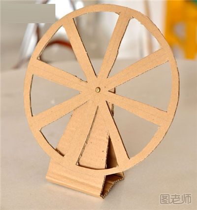 手工制作梦幻摩天轮 硬纸板制作摩天轮的方法