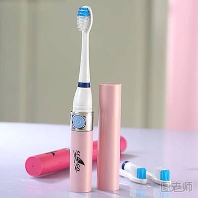 电动牙刷的正确用法 如何有效刷牙？
