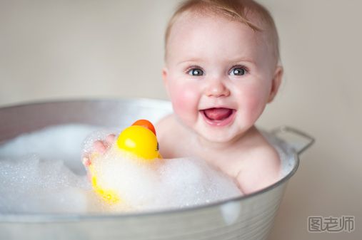 女孩泡澡时溺水 给孩子泡澡需要注意什么
