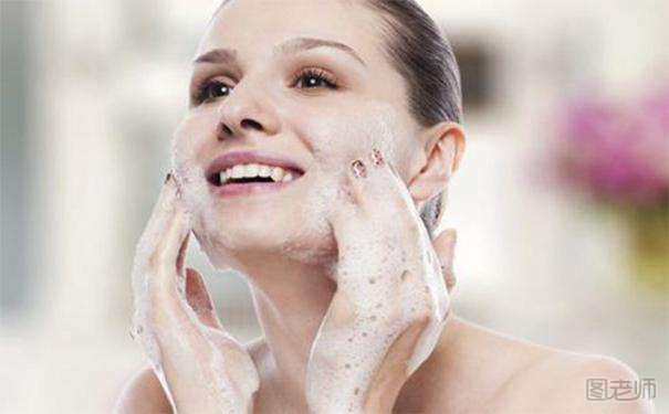 磨砂膏可以用来洗脸吗