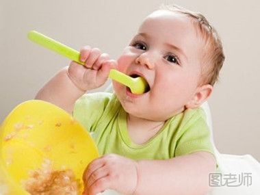 家长别盲目补钙 宝宝出牙晚有多种原因 