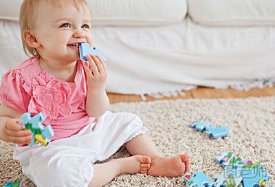如何给宝宝选购健康的塑料玩具