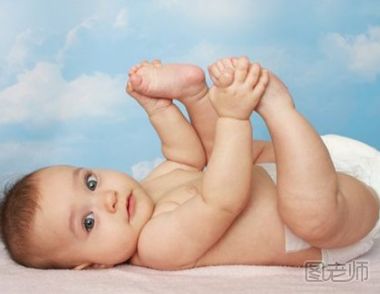 宝宝为什么爱出汗 宝宝睡觉出汗的五大原因