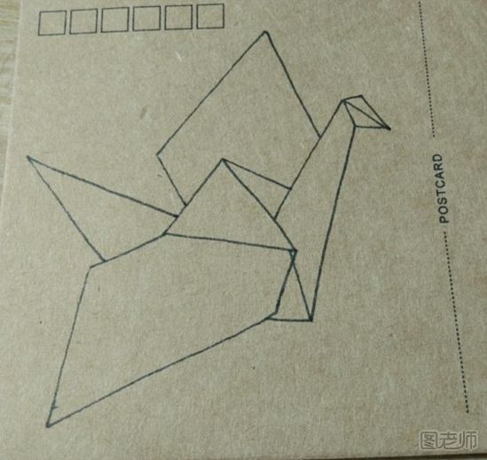 描绘线条  　　用勾勒笔开始着重勾勒出千纸鹤的身体线条