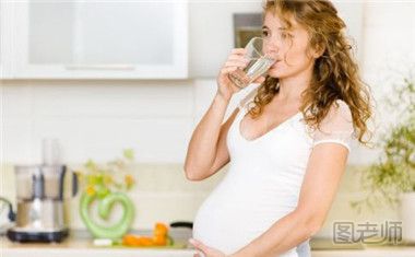 孕妇夏季喝水需注意什么 孕妇夏季喝水的五不要
