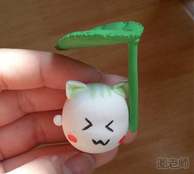 【黏土手工】怎么用粘土制作打伞的小猫