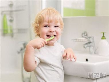 宝宝应该如何选牙刷 宝宝选牙刷方法