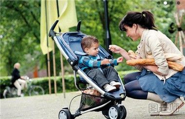 如何使用婴儿车 妈妈使用婴儿车注意事项