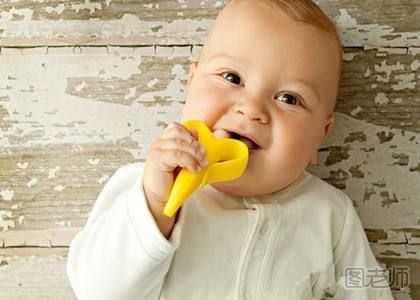 宝宝长牙时有什么坏习惯