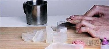 如何DIY手工香皂 简单的手工皂的制作方法