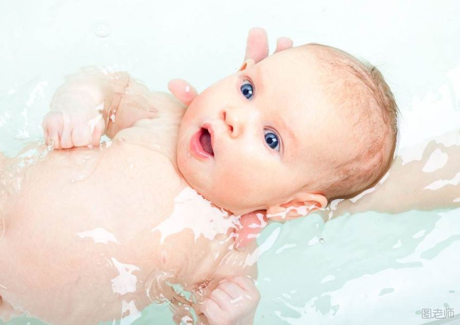 父母在夏季给宝宝洗澡有哪些不好的习惯