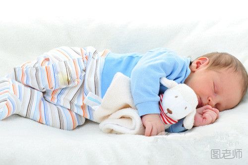 宝宝睡觉不踏实的原因 宝宝睡觉不踏实怎么办