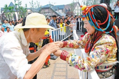 藏族人民在敬酒时有哪些习俗