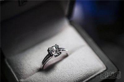完美的婚礼怎能缺少精致的钻戒 如何挑选到心意的钻戒呢