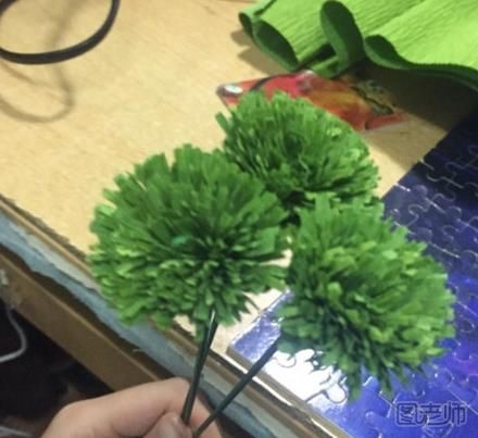 怎么用皱纹纸制作小雏菊