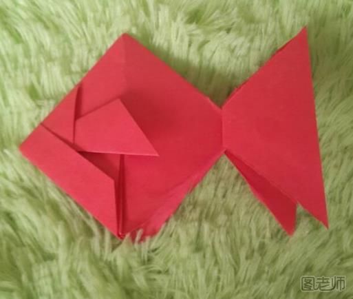 【手工折纸】怎么折叠一个小金鱼