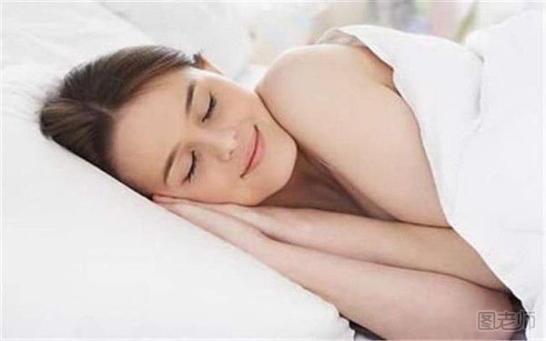 睡觉能改善皮肤吗 怎么睡觉能变漂亮
