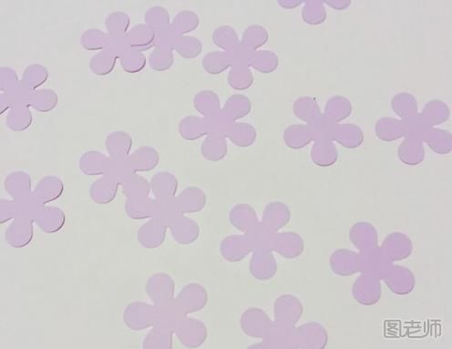 怎么制作卡纸紫荆花束 自制卡纸花束