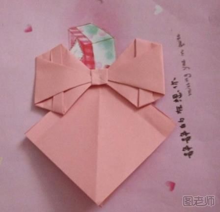 怎么用卡纸折叠蝴蝶结 卡纸蝴蝶结的折叠方法