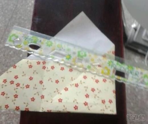 【手工折纸制作】怎么折叠碎花小信封