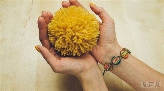 毛线手工制作教程 如何用毛线制作一个毛球
