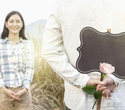 丈夫为患肿瘤妻子准备了一场迟到十年的求婚