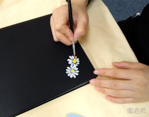 怎么画一朵清新的雏菊 雏菊画法的教程