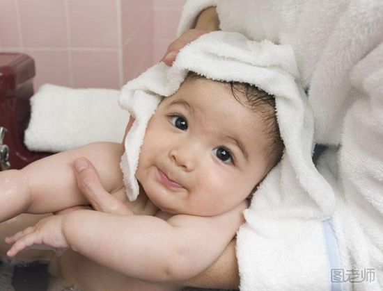 给宝宝洗澡有哪些注意事项