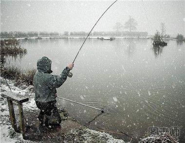 冬天钓鱼要注意什么