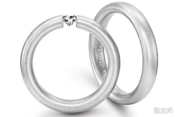 铂金戒指对情侣有什么意义？