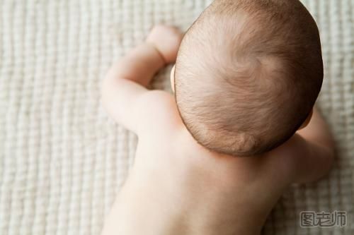 婴儿头上的乳痂如何去除