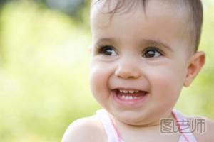 宝宝长牙有什么症状 宝宝长牙期间应该怎么护理