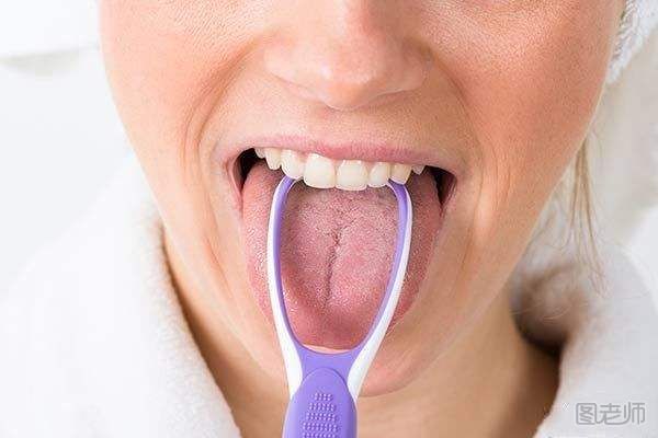 刷牙可以刷舌苔吗？