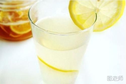 柠檬水有哪些功效和作用  柠檬水的营养价值有哪些