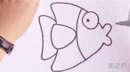 小鱼的简笔画教程