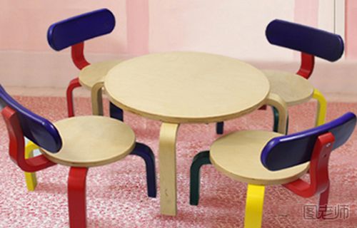 儿童桌椅的高度多少合适？怎么选购儿童桌椅