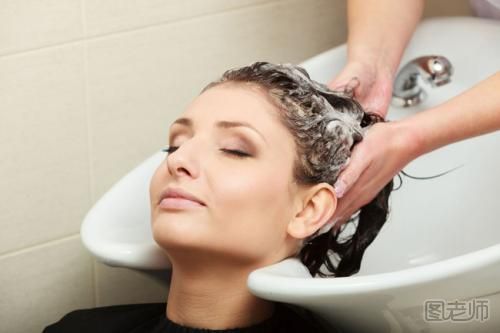 怎么正确洗头发？洗头发先用护发素还是洗发水？