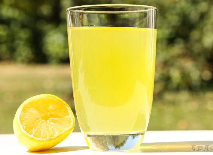 来月经可以喝柠檬水吗？喝柠檬水有什么好处？