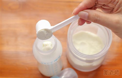 新手妈妈给宝宝冲奶粉的误区有哪些？怎么正确冲奶粉