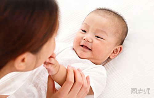 宝宝不舒适的时候有哪些信号？照顾宝宝要注意什么
