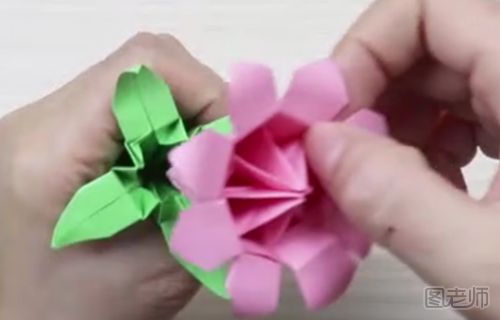 八瓣花的手工折纸视频教程 怎么折八瓣花