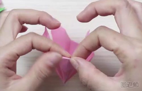八瓣花的手工折纸视频教程 怎么折八瓣花